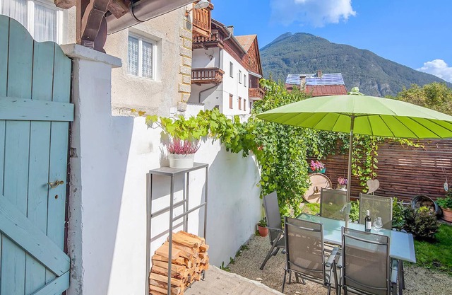 Look forward to a relaxing vacation in an idyllic location in this vacation apartment.