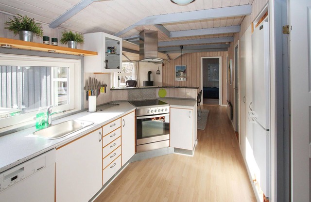 Look forward to a vacation with your own sauna in this vacation home near the sea!