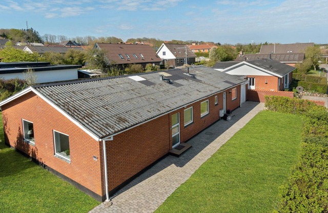 Look forward to a wonderful vacation in this spacious vacation home.