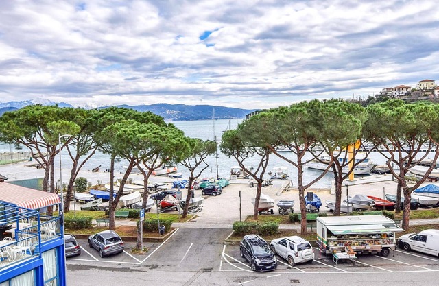 Look forward to an unforgettable time in this comfortable vacation apartment by the sea!