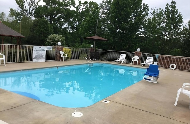 Look No Further! 4 Relaxing Units, Free Parking & Breakfast, Near Library Park