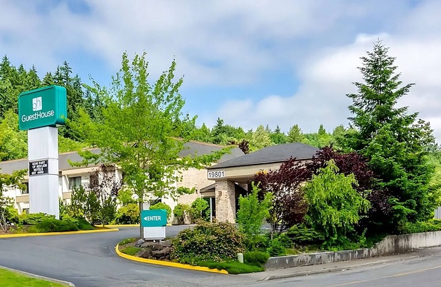 Look No Further! Pet-friendly Property with FREE Parking and Breakfast!