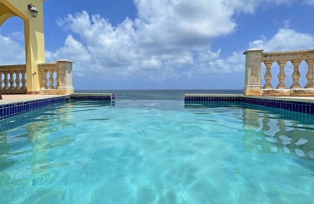 Looking North Villa - Ocean View