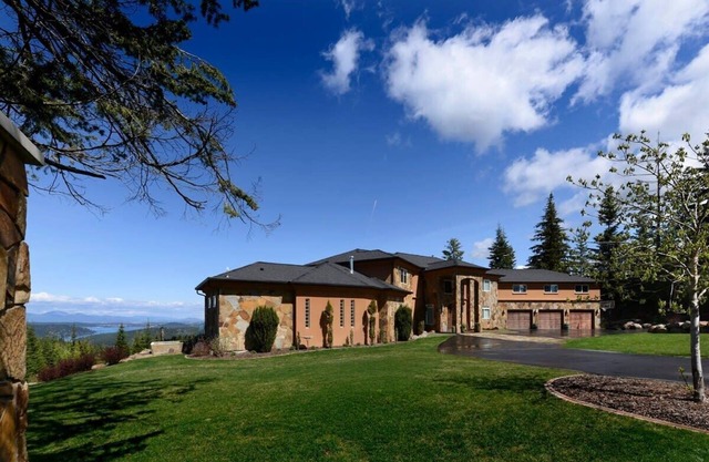 Gotham Pointe | Spektakuläres Traumhaus auf dem Berggipfel