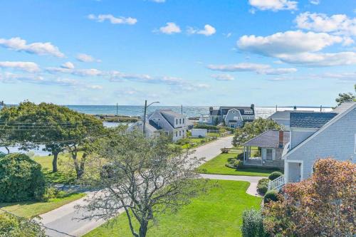 Lookout Point - 3 BDR Home Steps from Beach