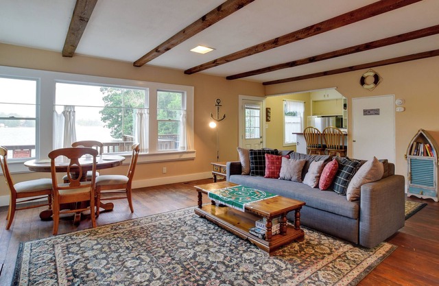 Loon Lake Hideaway w/ Kayaks & Fishing Gear!