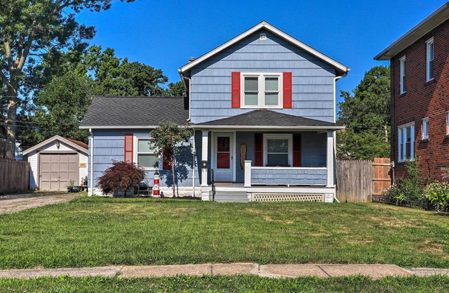 Lorain Lake Cottage < 1 Mi to Lake Erie Fun!