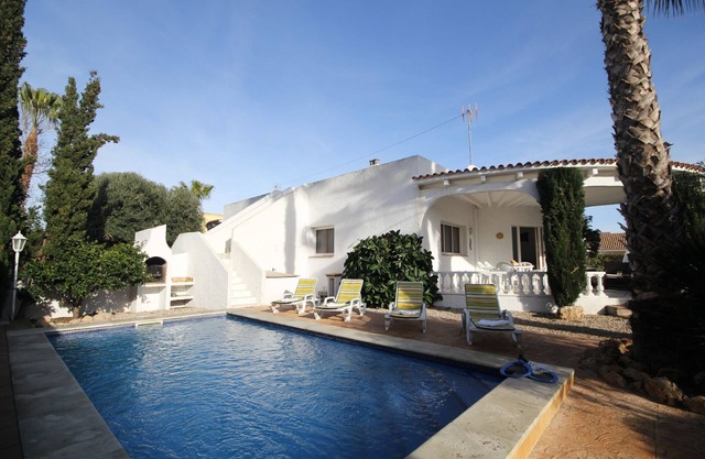 "Lorenzo“@MARISOL: 400m zum Strand, Privat-Pool, A/C, WiFi, Hundestrand