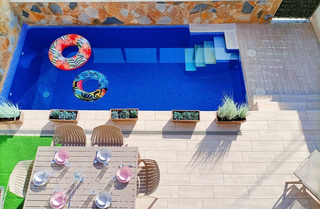 Villa, privater Pool, Dachterrasse und nah am Strand