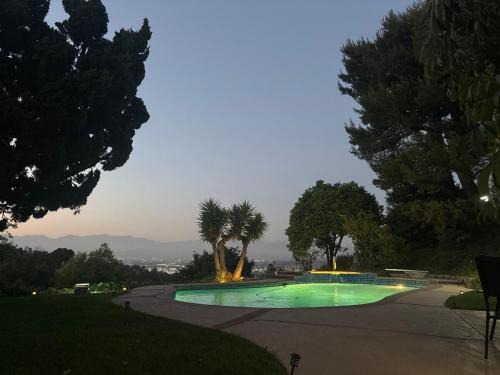 Los Angeles - Centrally located between Disneyland Universal Studios Beverly Hills and Downtown LA Most ideal city to stay with stunning views and heated pool