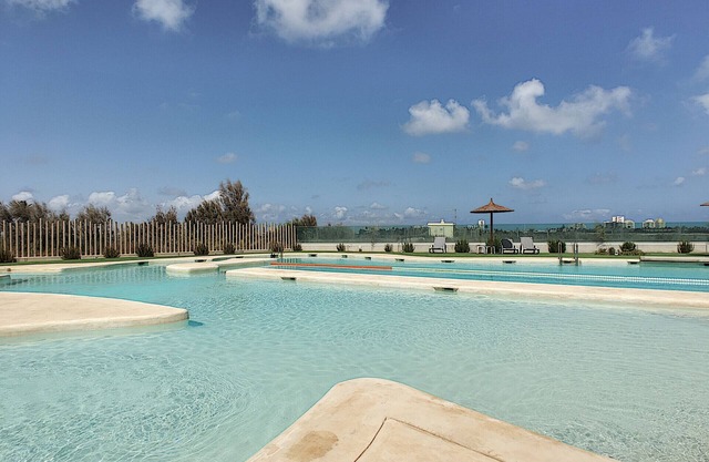 Apartment mit Meerblick, Pool, WLAN, Fitnessraum