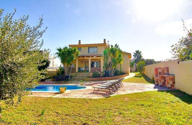 LOS OLIVOS, GREAT VILLA NEAR THE SEA