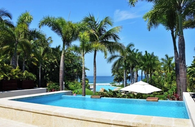Los Veneros Luxury Apartment