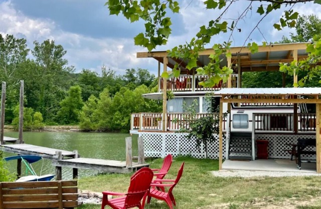 Lost Hill Lake Happy Dayz Houseboat