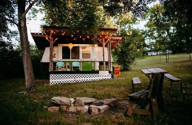 Lost Hill Lake Cozy Camper