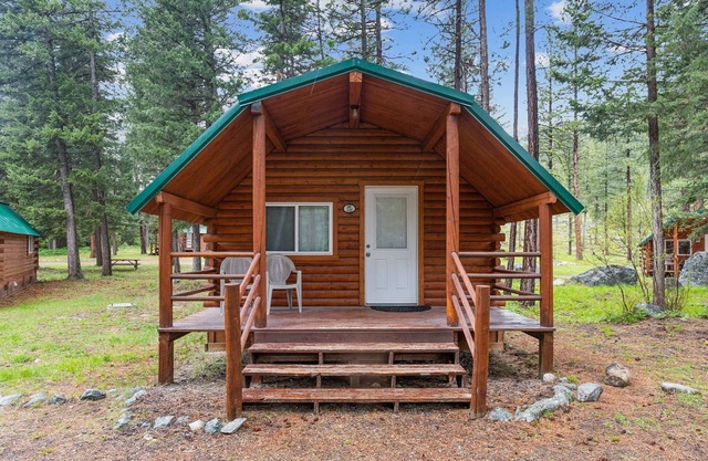 Lost Horse Lodge