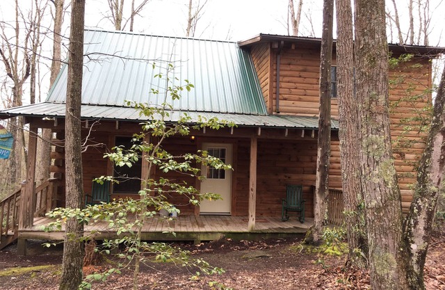 Schöne Hütte mit 2 Schlafzimmern im Wald