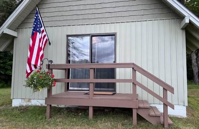 Lost Pines Lodge - Little A - Cabin 2 - Pet Friendly