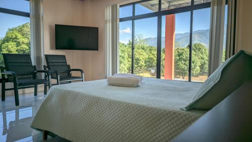 Lou Ela's Resort