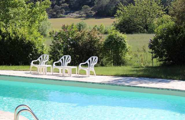 Lou Penequet, typisches Mas mit Pool in der Provence, Natur, Ruhe