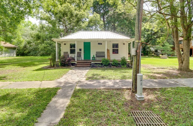Louisiana Escape w/ Deck & Smart TV