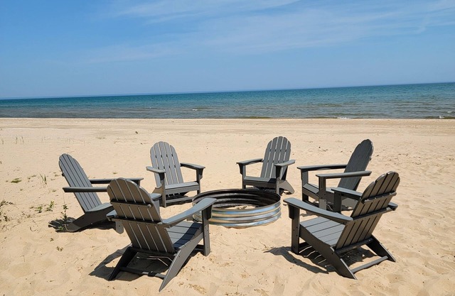 Lovango Hideaway Beach Resort-4 cottages on Lake Huron