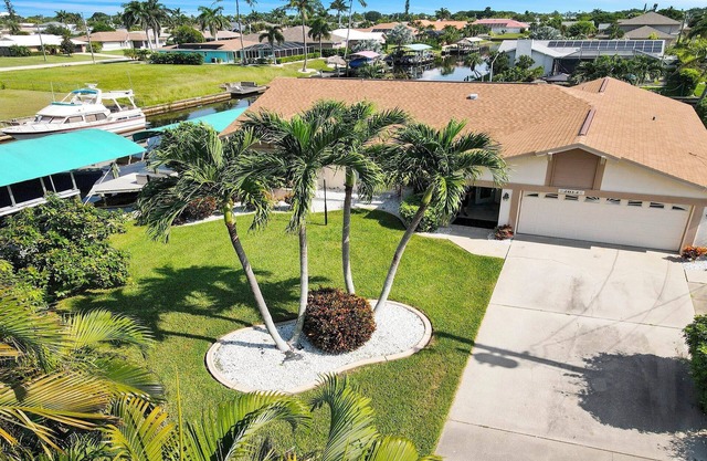 Love Bird–Canalfront heated pool pet friendly