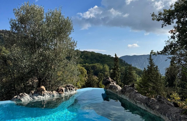 LOVE HOUSE Fairy tale garden with private pool and jacuzzi