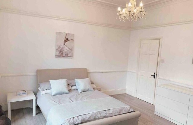 Lovely 1 Bed Apartment - long stay welcomed