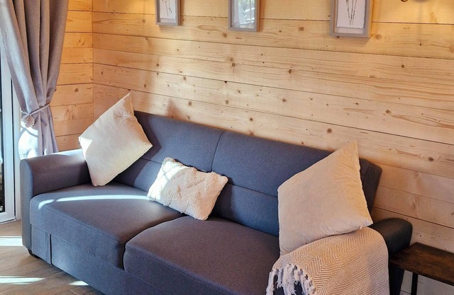 Lovely 1-Bed Cabin in Bushmills