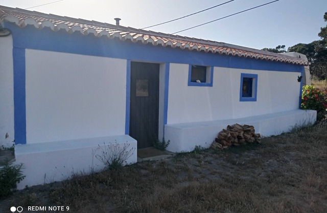 Lovely 1-Bed House in tradicional house arrifana