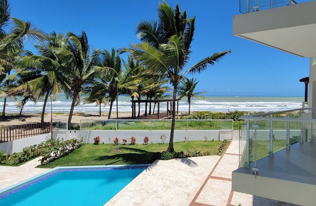 Lovely 1 bedroom apartment Oceanfront, Cabarette
