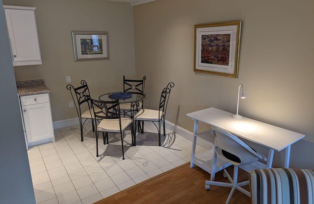Lovely 1 Bedroom Condo With Free Parking & Wifi