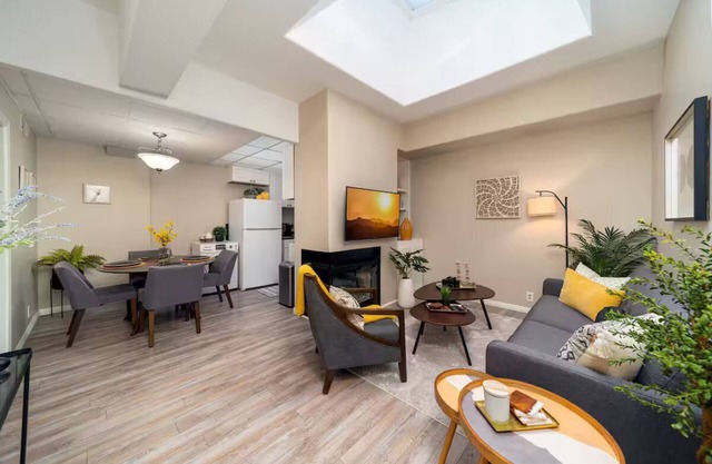 Lovely- 1 Bedroom rental in Downtown San Diego.
