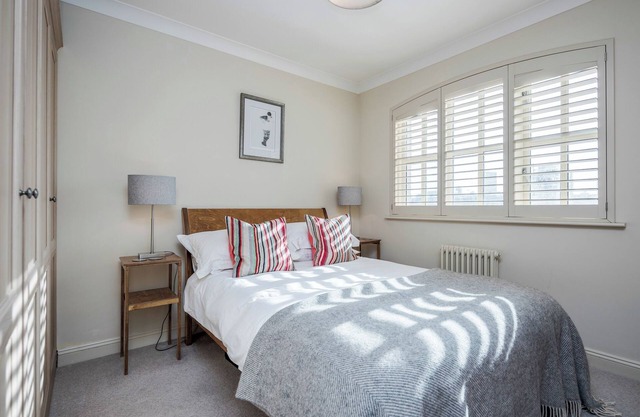 Lovely 2 bed 2 bath flat in Southbank