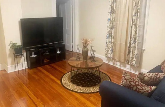 Lovely 2-Bedroom apartment with outdoor firepit