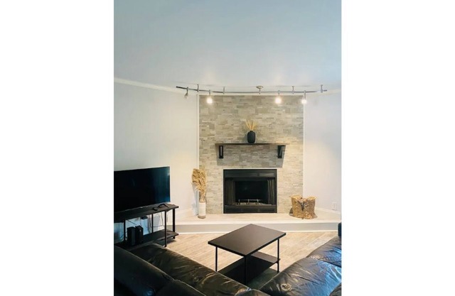 Lovely 2-bedroom apartment minutes from downtown
