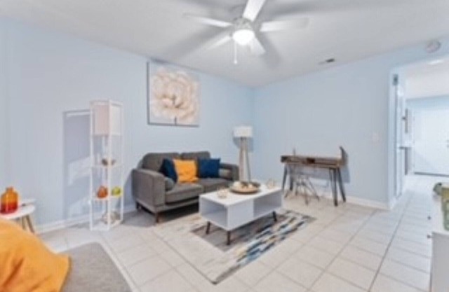Lovely 2 bedroom apartment minutes from Ft. Jackson and VA Hospital