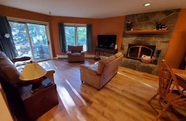 Lovely 2-bedroom condo at Stratton Mountain