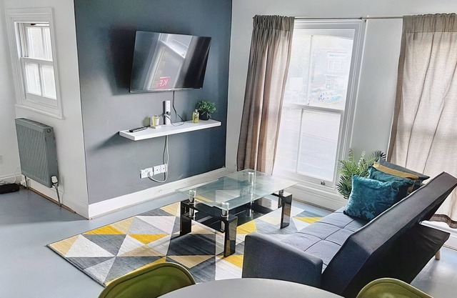 Lovely 2-bedroom serviced apartment