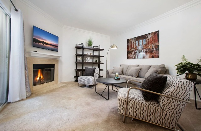 Lovely 2-bedroom Shadow Ridge townhouse