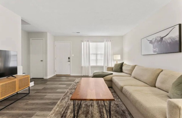 Lovely 2- Bedroom Condo located in the heart of BG