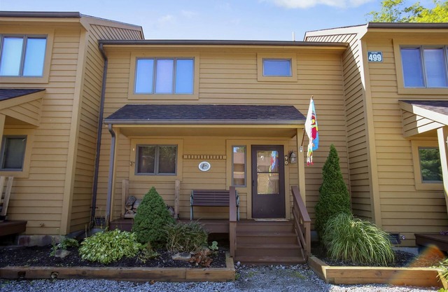Lovely 2 bedroom condo is sure to be the perfect reminder. You Gotta Getaway!