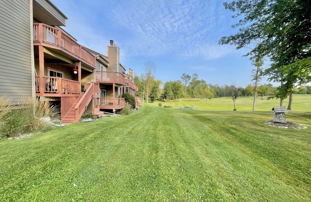 Lovely 2-bedroom villa on The Hills Golf Course