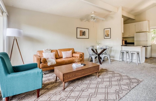 Lovely 2BR in Walnut Creek, Patio + Pet Friendly