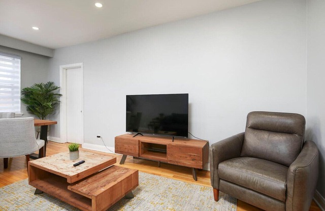 Lovely 2BR on Walkley