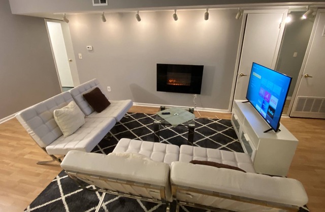 Lovely 3 bdr 2 bath condo