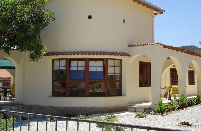Schöne 3-Bett-Villa in herrlicher Lage, komplett mit großem privatem Pool ausgestattet
