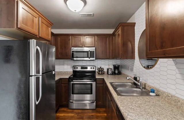 Lovely 3 Bedroom Apartment near Town Centre