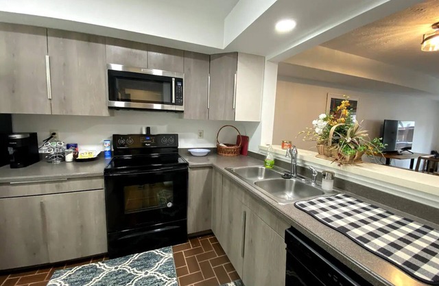 Lovely 3 Bedroom Condo in Centerville!
